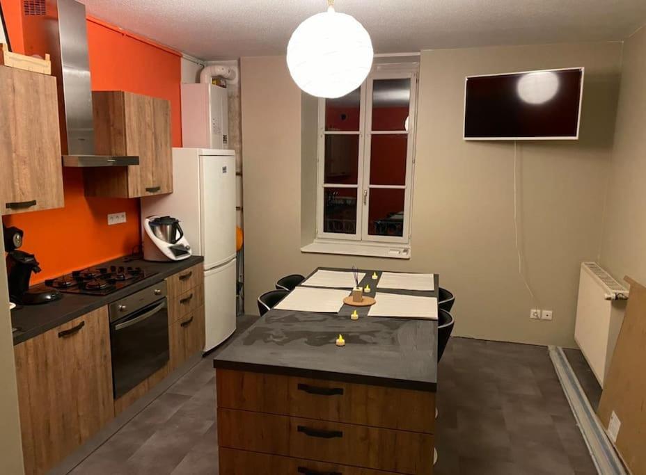 Détente au Centre-Ville - Lons-le-Saunier Esterno foto